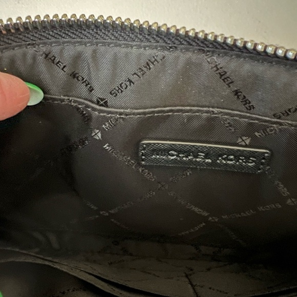 Michael Kors 3-piece Set - Skyline Collection - Picture 9 of 11